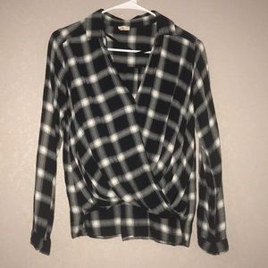 Hollister cross-front flannel